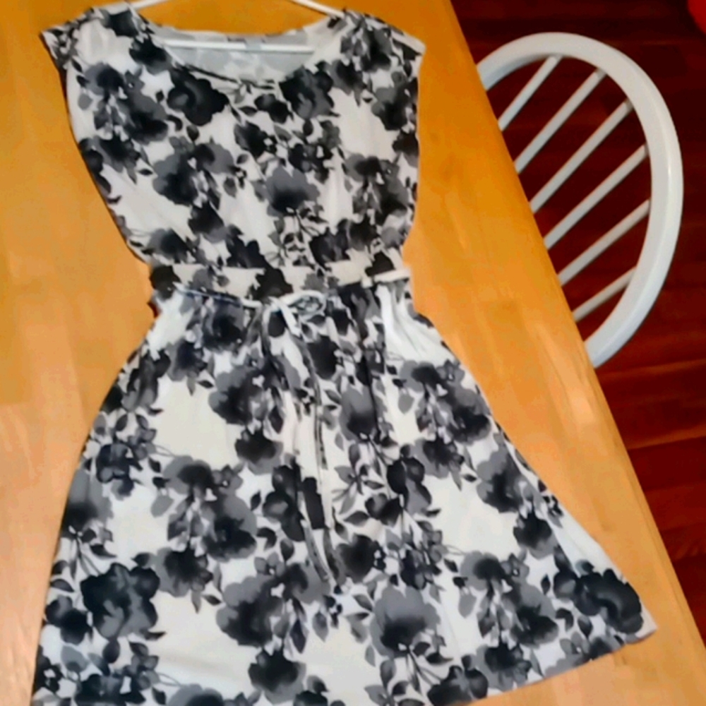 Loft dress size small